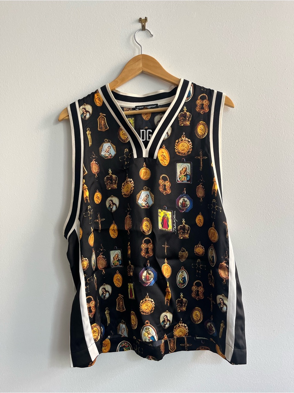 Dolce & Gabbana Black Sleeveless Icon-Medal Print Top